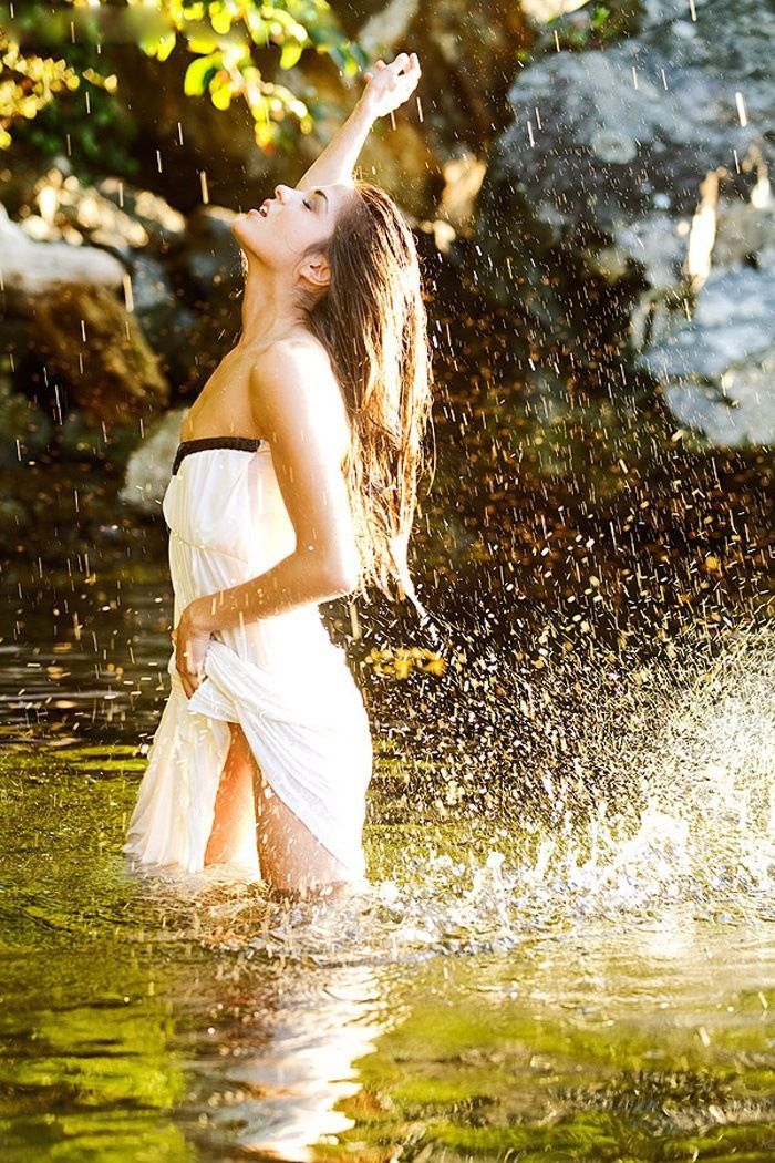 Marie Avgeropoulos in Guiyang