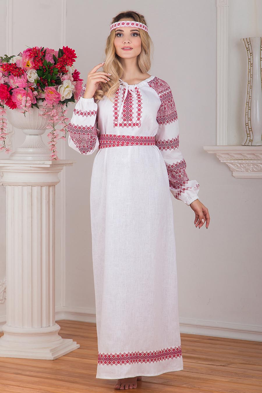 Women in Slavic costumes in Guiyang