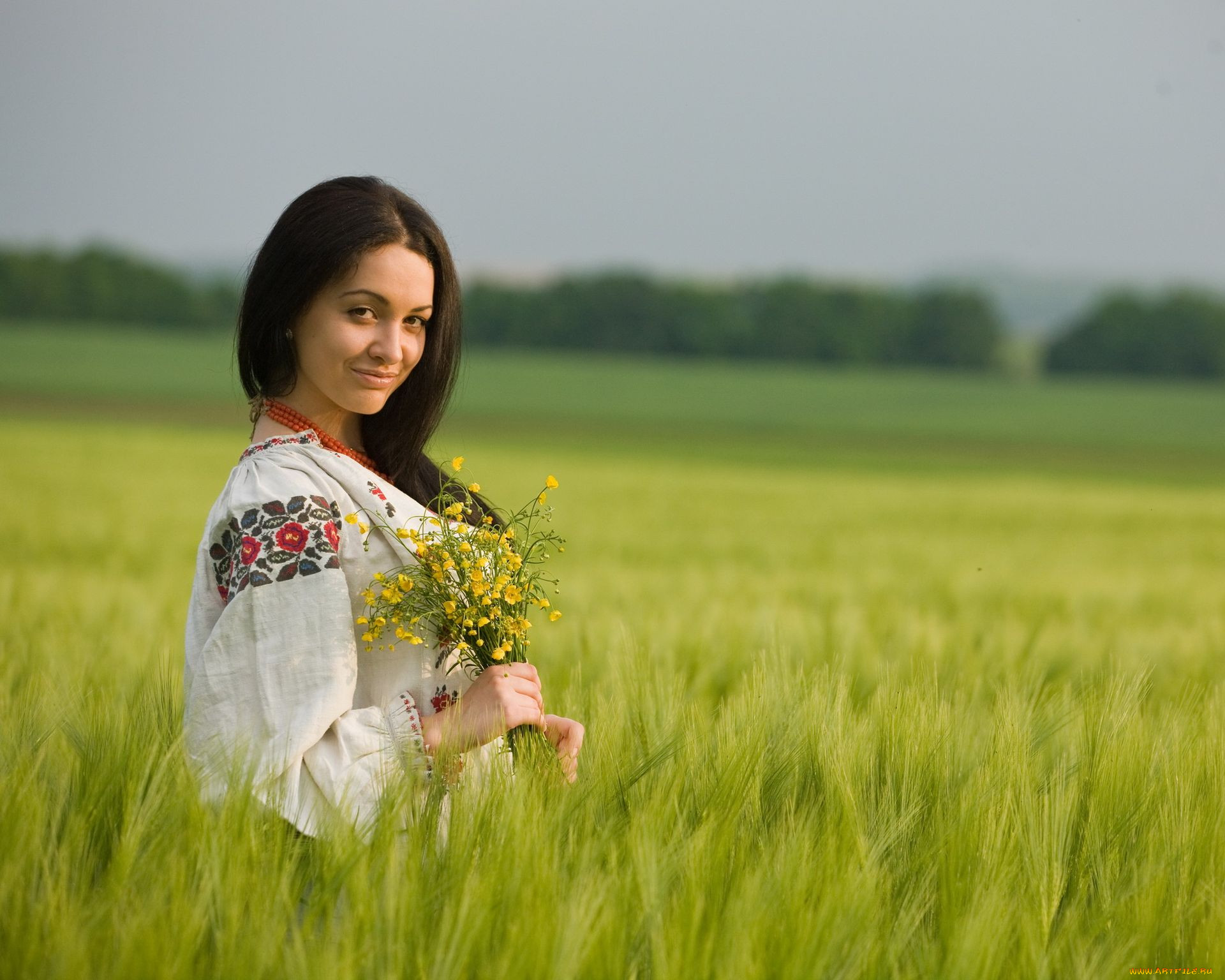 Women in Slavic costumes in Guiyang