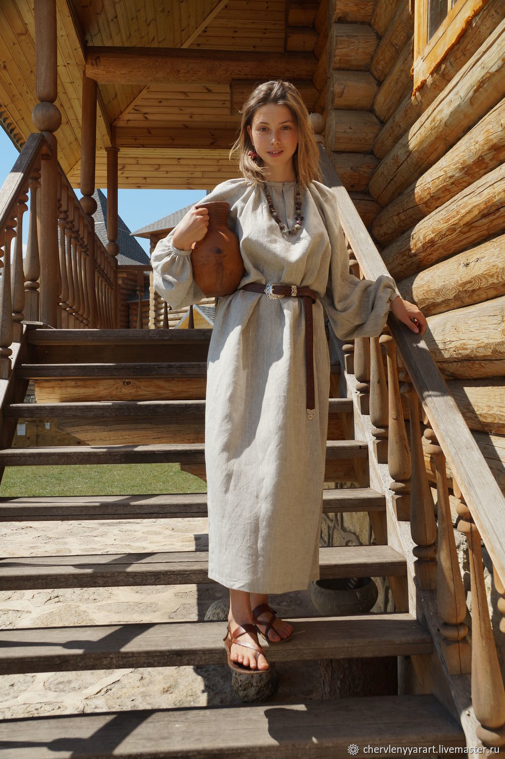 Girls in Slavic costumes in Guiyang