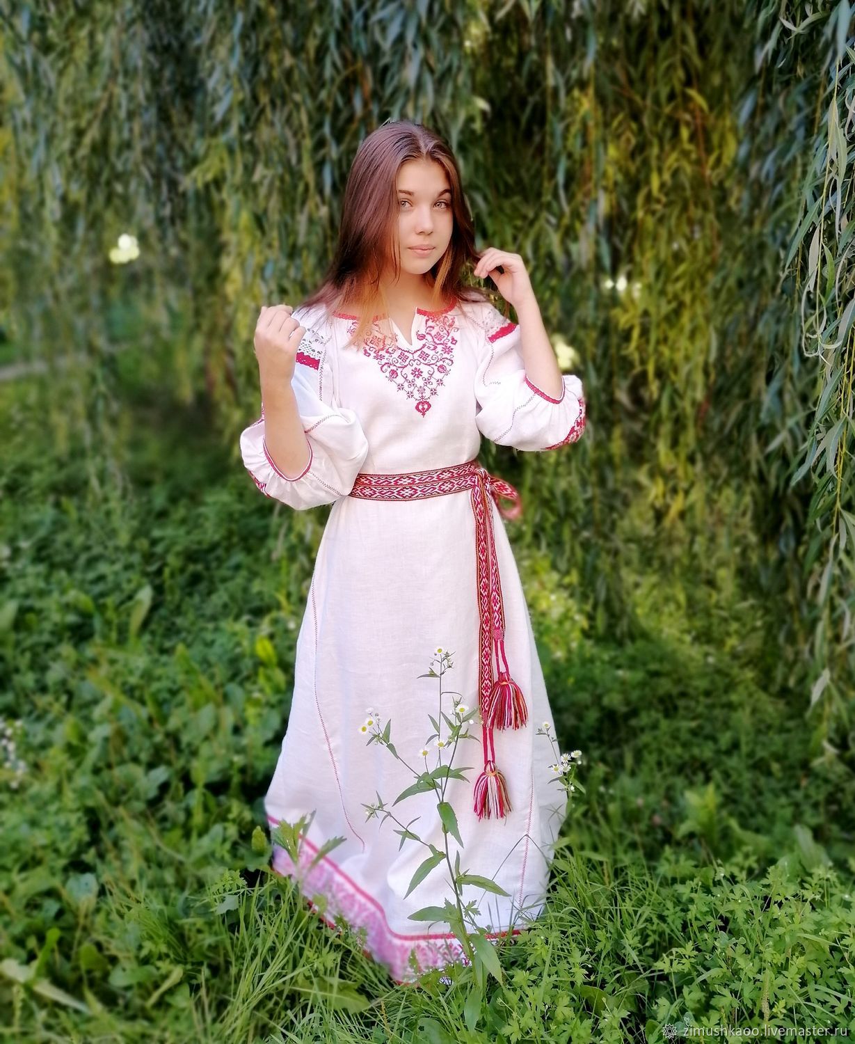 Girl Girls in Slavic costumes in Guiyang