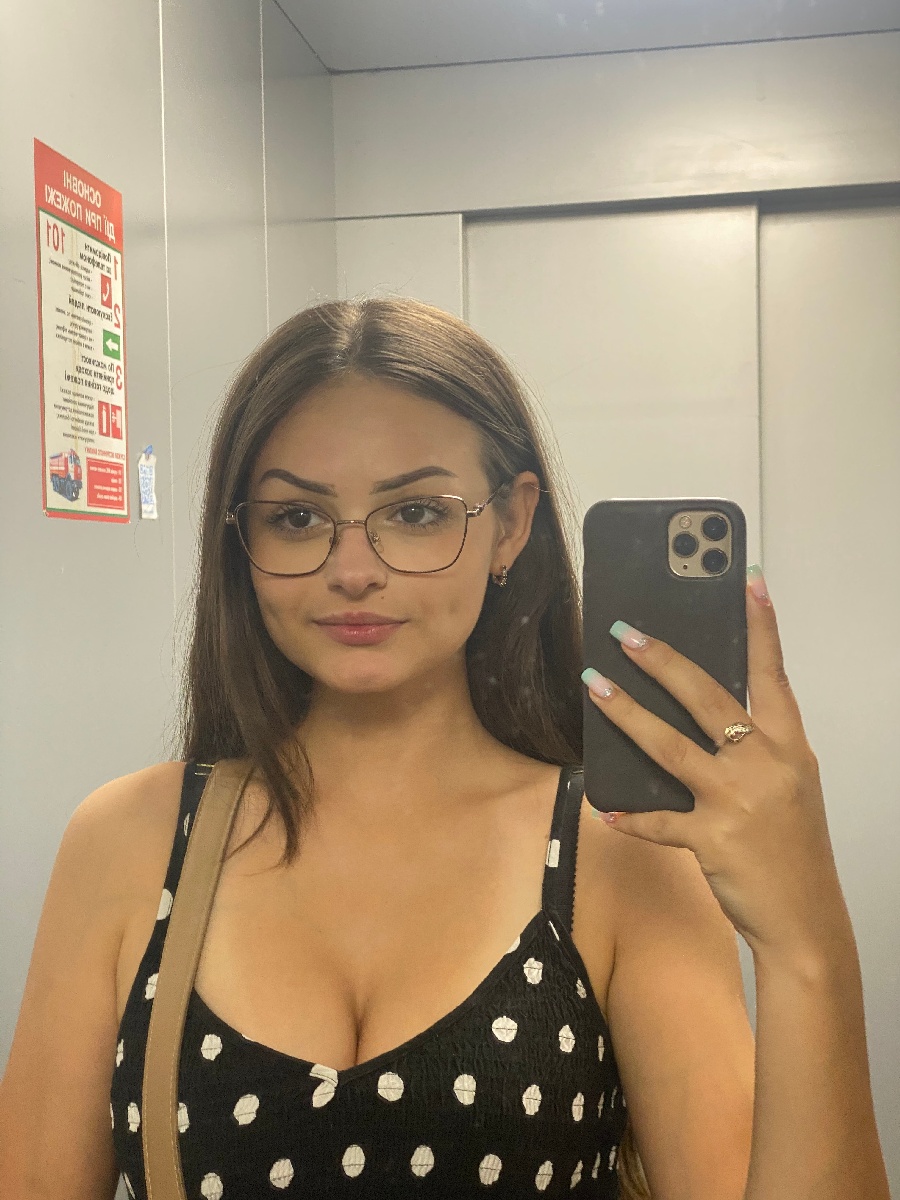 Sexy model Stacy in Guiyang